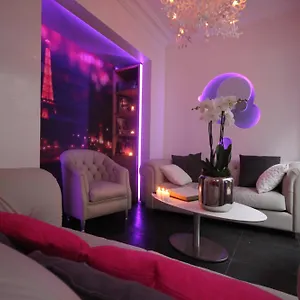 Lumières Montmartre Hotel Paris